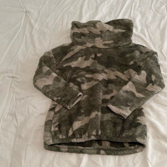 {Old Navy} sweatshirt - Picture 1 of 6